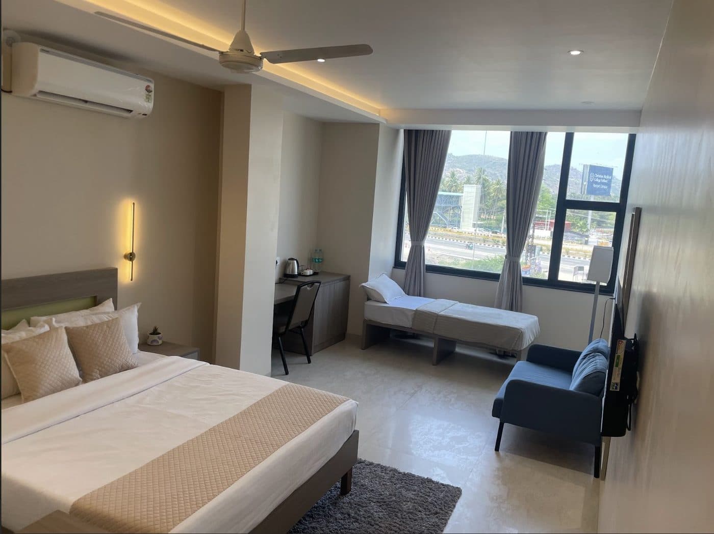 Deluxe King Room at Raghav Residency